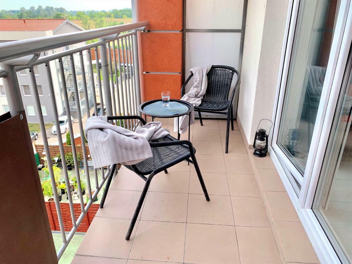 2-Room Apartment Nowy Dwór Mazowiecki 外观 照片