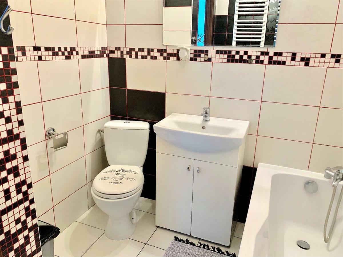 2-Room Apartment Nowy Dwór Mazowiecki 外观 照片
